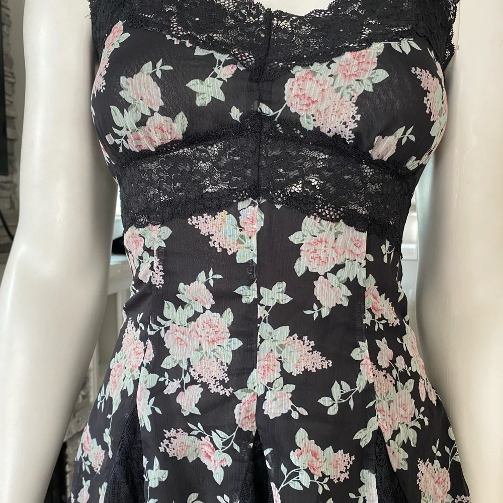 DollsKill | NWT’s Current Mood Y2K Boho floral lace fairy mini dress - Picture 9 of 10